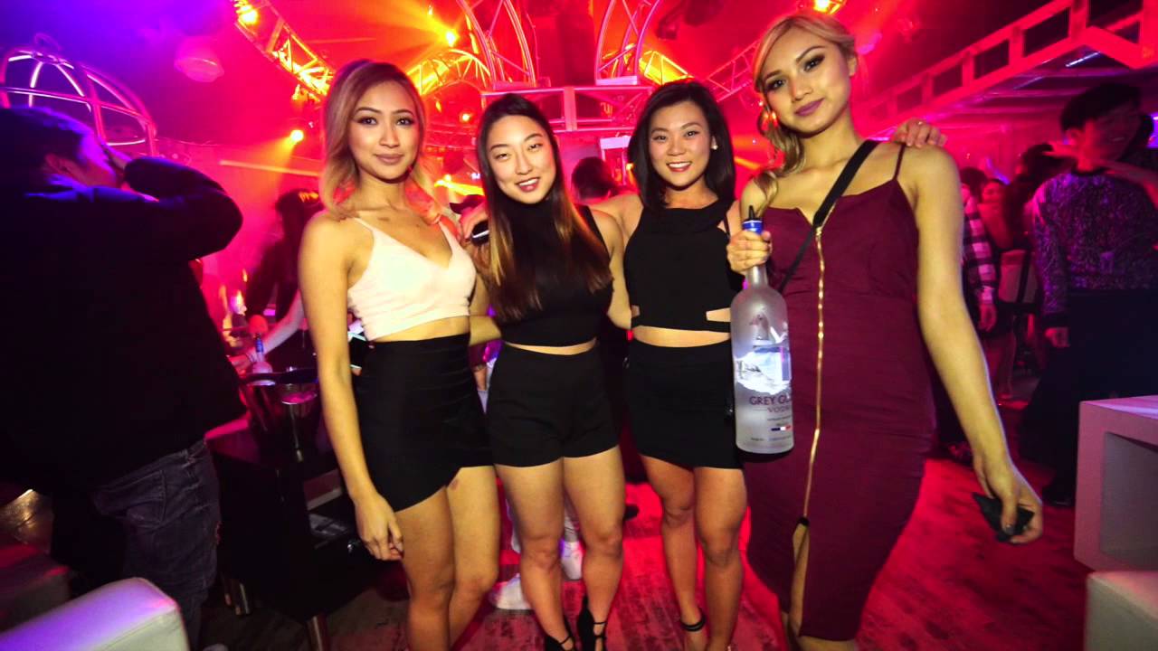 Girls In Night Club In Boston